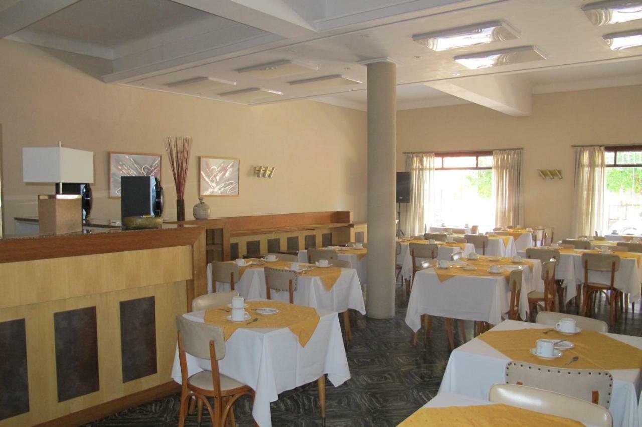 Hotel Emperador Necochea Exteriör bild